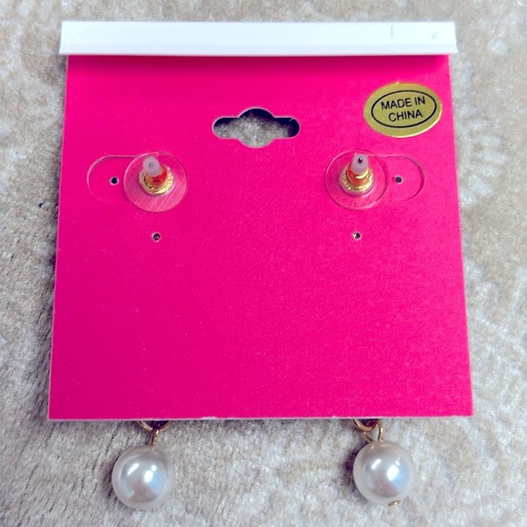 Brand New Isaac Mizrahi Large Rhinestone Gold Tone Round Faux Pearl Drop Earring - Picture 7 of 13